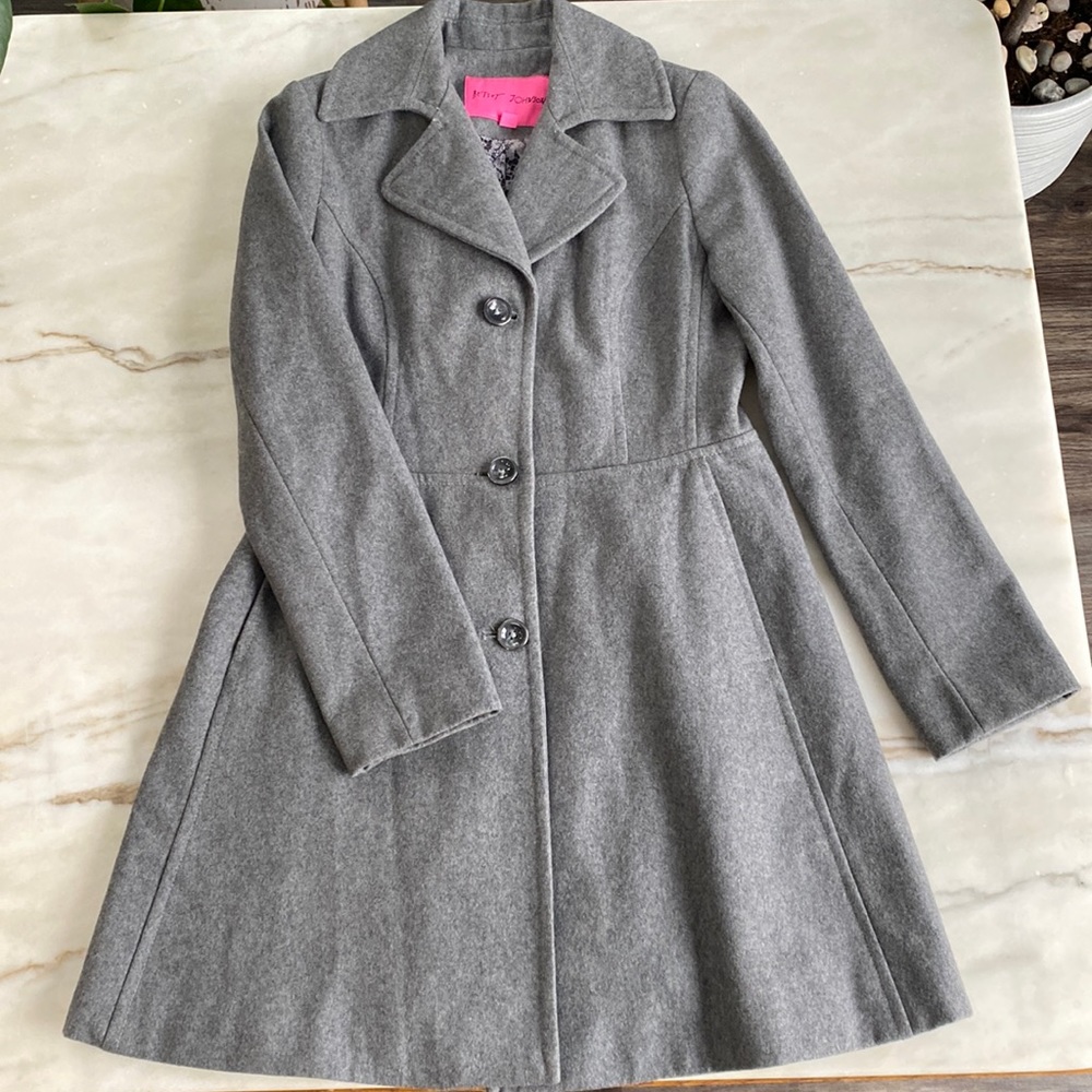 AMAZING FIT AND FLARE WOOL COAT BETSEY JOHNSON VINTAGE BUT NOT SUPER OLD.